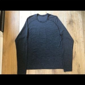 Bought the shirt in Poshmark and I am size Large